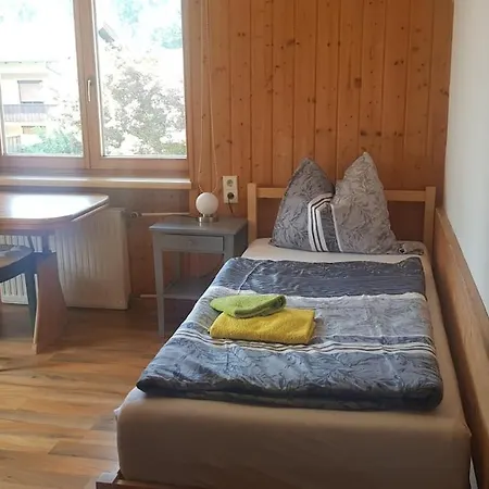 Geraeumiges In Mit Parkplatz *