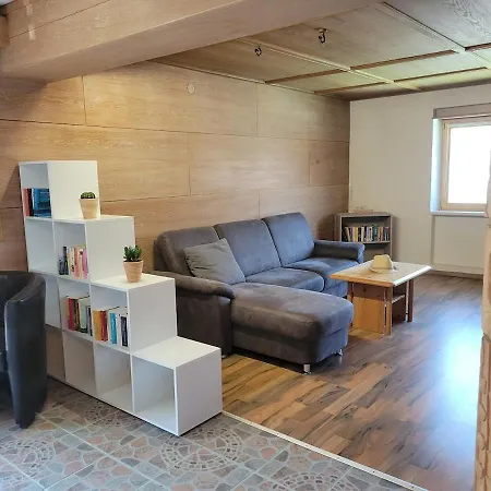 Geraeumiges In Mit Parkplatz