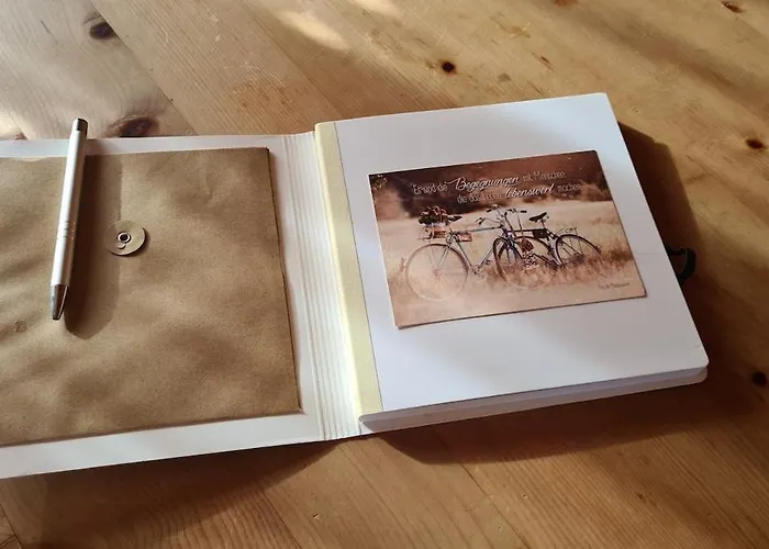 Geraeumiges In Mit Parkplatz شقة